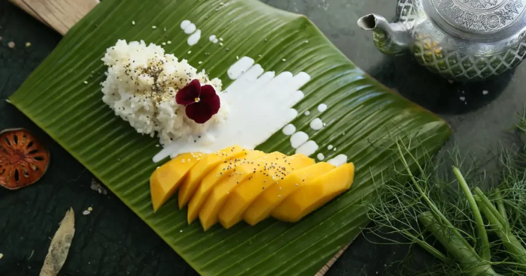 Sticky rice and mango